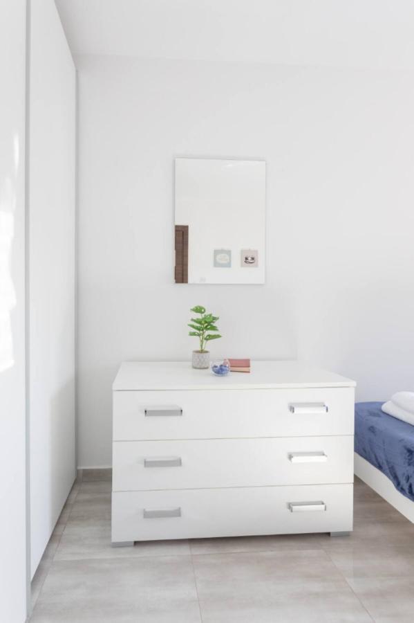 Accommodatie bij particulieren F3 3, Private Two Single Beds Shared Bathroom Msida